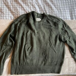 Green crew neck sweater